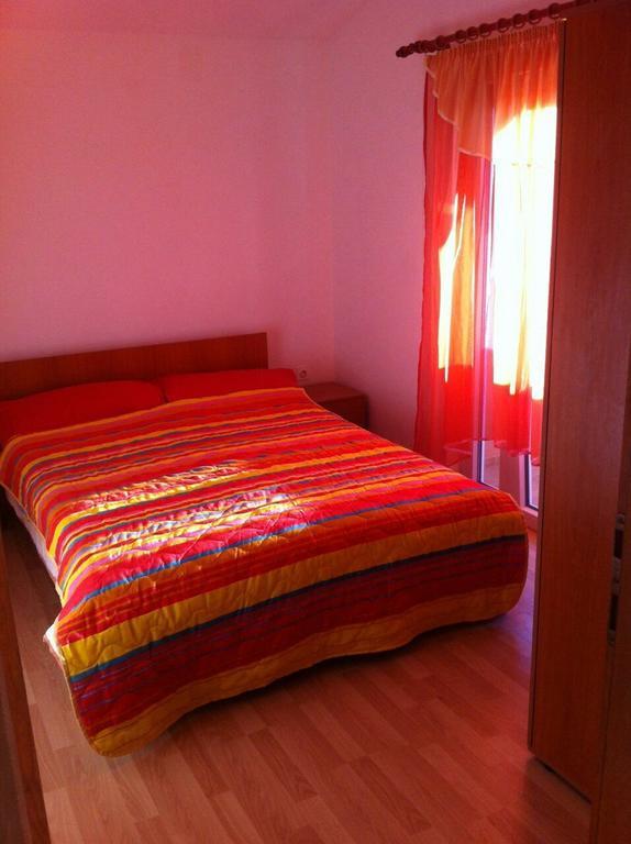 Apartments Ella Liznjan Room photo
